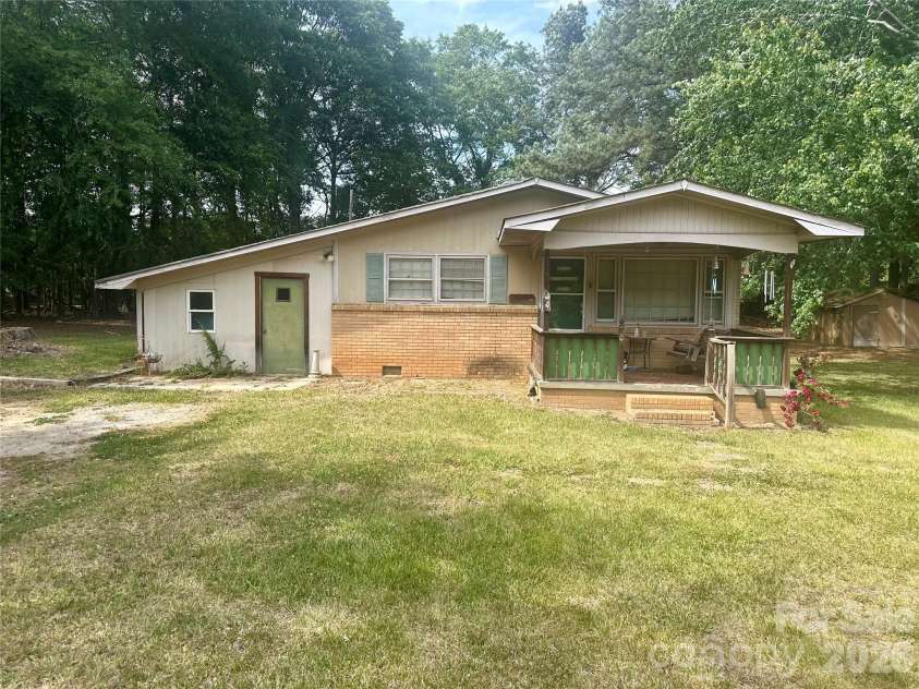 119 Stedman Road, Dallas, NC 28034.  MLS# CAR4375263, YatesRealty ID 19022. 