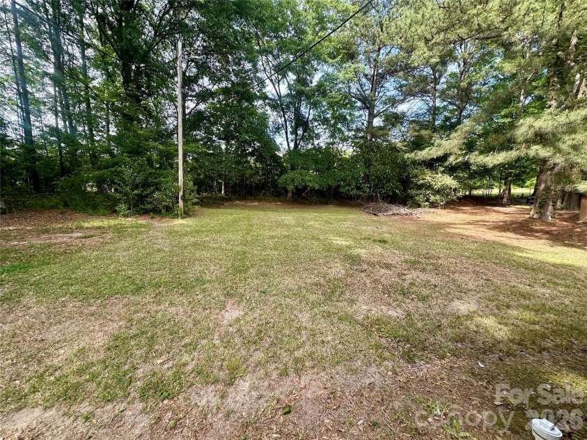 119 Stedman Road, Dallas, NC 28034.  MLS# CAR4375263, YatesRealty ID 19022. 