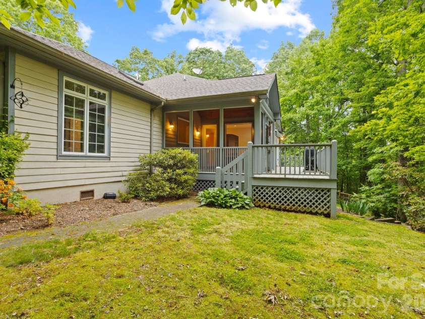 132 Berry Creek Drive, Flat Rock, NC 28731.  MLS# CAR4378684, YatesRealty ID 19023. 