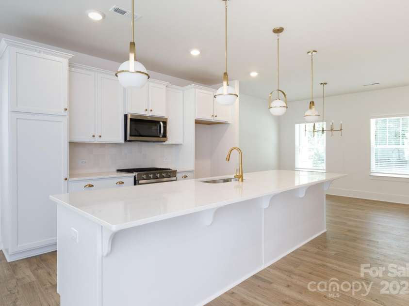 512 Beverly Circle, Charlotte, NC 28270.  MLS# CAR4267378, YatesRealty ID 19023. 