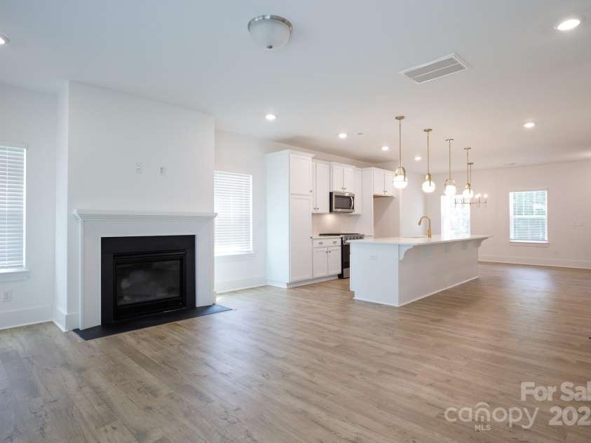 512 Beverly Circle, Charlotte, NC 28270.  MLS# CAR4267378, YatesRealty ID 19023. 