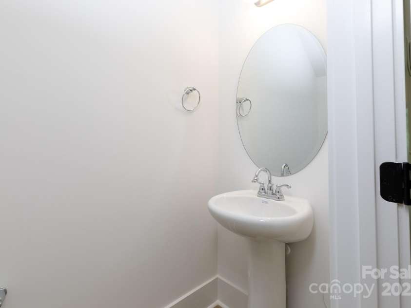 512 Beverly Circle, Charlotte, NC 28270.  MLS# CAR4267378, YatesRealty ID 19023. 