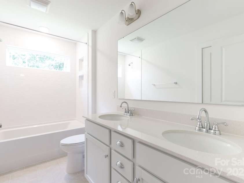 512 Beverly Circle, Charlotte, NC 28270.  MLS# CAR4267378, YatesRealty ID 19023. 