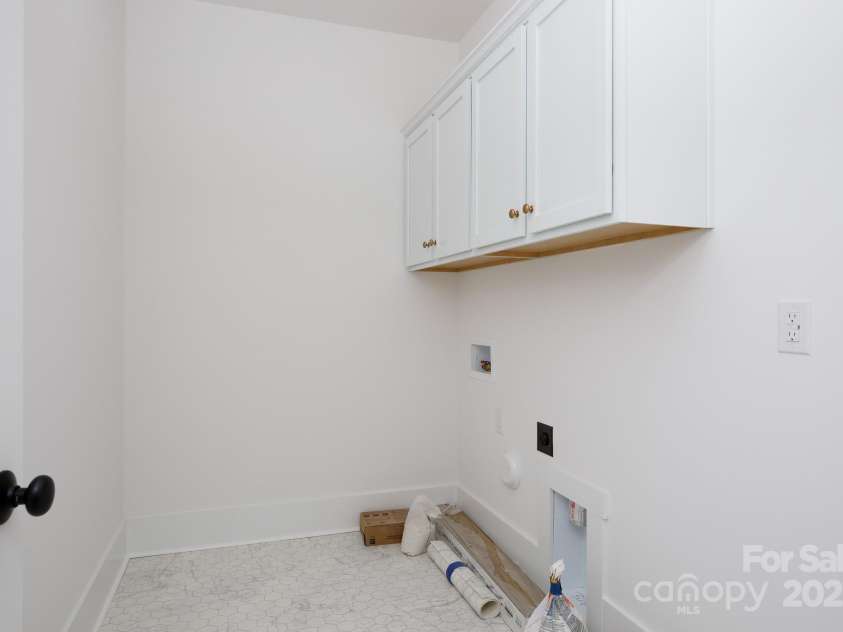 512 Beverly Circle, Charlotte, NC 28270.  MLS# CAR4267378, YatesRealty ID 19023. 