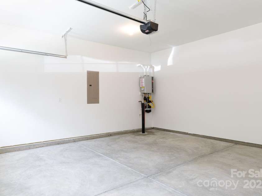 512 Beverly Circle, Charlotte, NC 28270.  MLS# CAR4267378, YatesRealty ID 19023. 