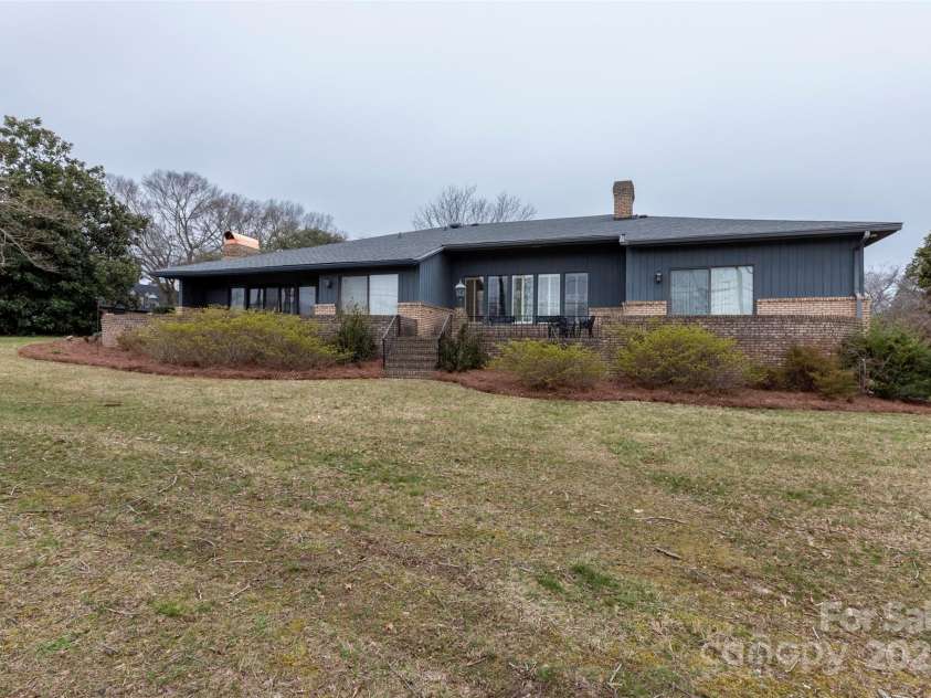 404 Downing Drive, Kings Mountain, NC 28086.  MLS# CAR4232054, YatesRealty ID 19024. 
