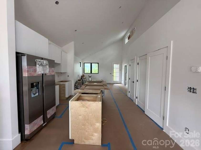 5 Locust Street, Asheville, NC 28804.  MLS# CAR4376756, YatesRealty ID 19024. Open Kitchen
