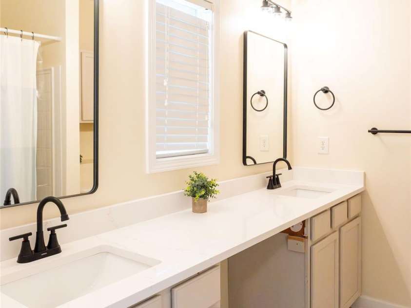165 singleton Road, Mooresville, NC 28117.  MLS# CAR4240605, YatesRealty ID 19025. 