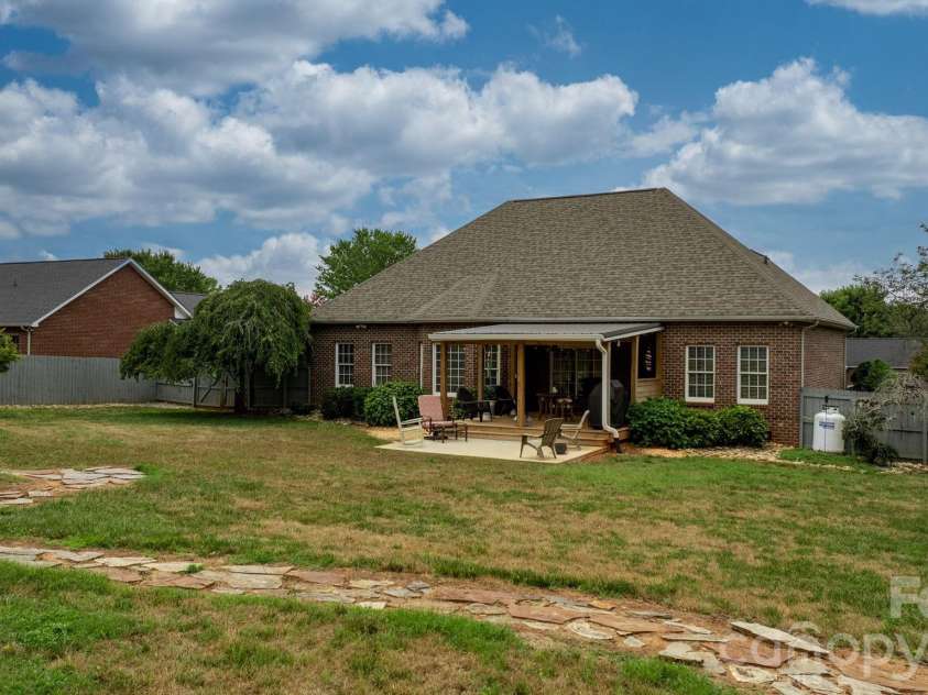 3992 Brickfield Street, Hickory, NC 28602.  MLS# CAR4402540, YatesRealty ID 19026. Back yard