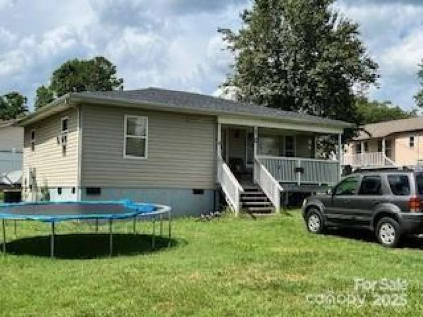 1545 Fairway Acres Drive, Lenoir, NC 28645.  MLS# CAR4270617, YatesRealty ID 19027. 