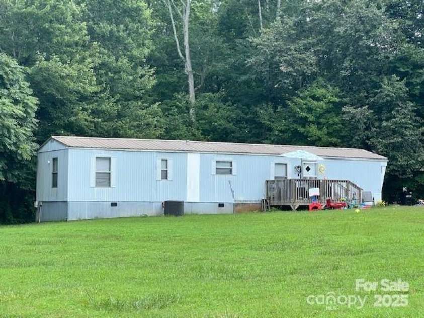 1545 Fairway Acres Drive, Lenoir, NC 28645.  MLS# CAR4270617, YatesRealty ID 19027. 