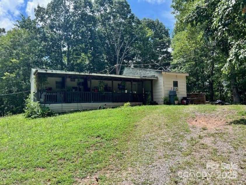 1545 Fairway Acres Drive, Lenoir, NC 28645.  MLS# CAR4270617, YatesRealty ID 19027. 