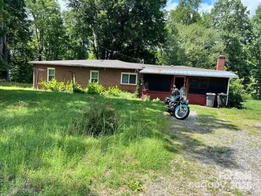 1545 Fairway Acres Drive, Lenoir, NC 28645.  MLS# CAR4270617, YatesRealty ID 19027. 