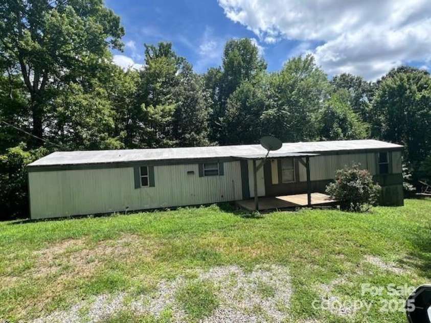 1545 Fairway Acres Drive, Lenoir, NC 28645.  MLS# CAR4270617, YatesRealty ID 19027. 