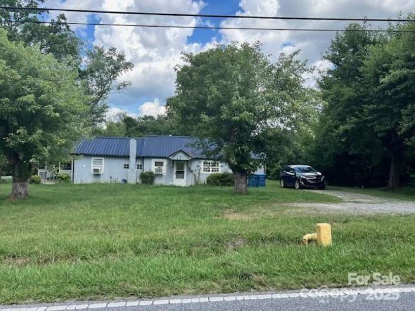 1545 Fairway Acres Drive, Lenoir, NC 28645.  MLS# CAR4270617, YatesRealty ID 19027. 