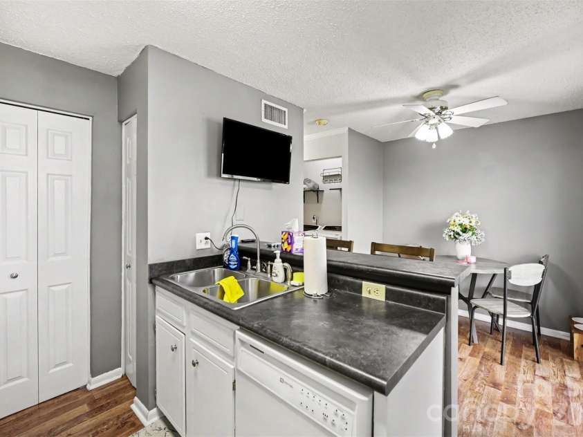 973 Surry Lane, Gastonia, NC 28054.  MLS# CAR4377740, YatesRealty ID 19027. Kitchen