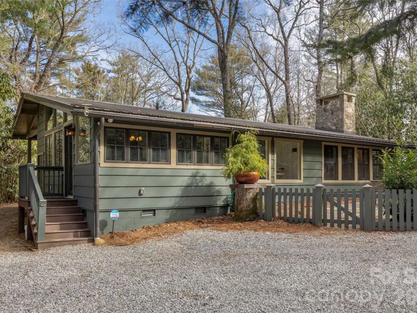 464 Franklin Road, Highlands, NC 28741.  MLS# CAR4346865, YatesRealty ID 1903. Back drive entrance