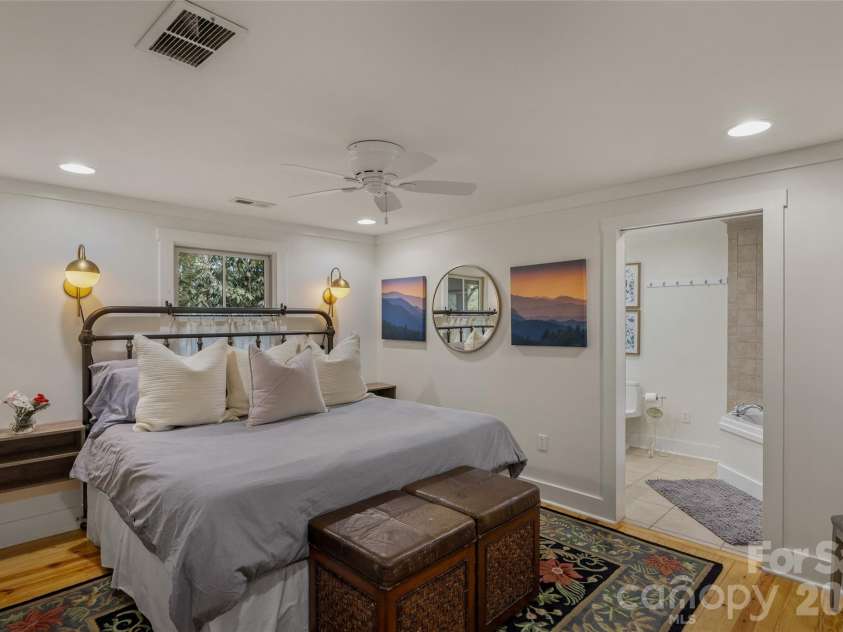464 Franklin Road, Highlands, NC 28741.  MLS# CAR4346865, YatesRealty ID 1903. Owner bedroom