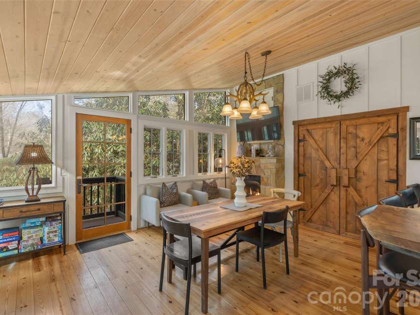 464 Franklin Road, Highlands, NC 28741.  MLS# CAR4346865, YatesRealty ID 1903. Table for dining/games