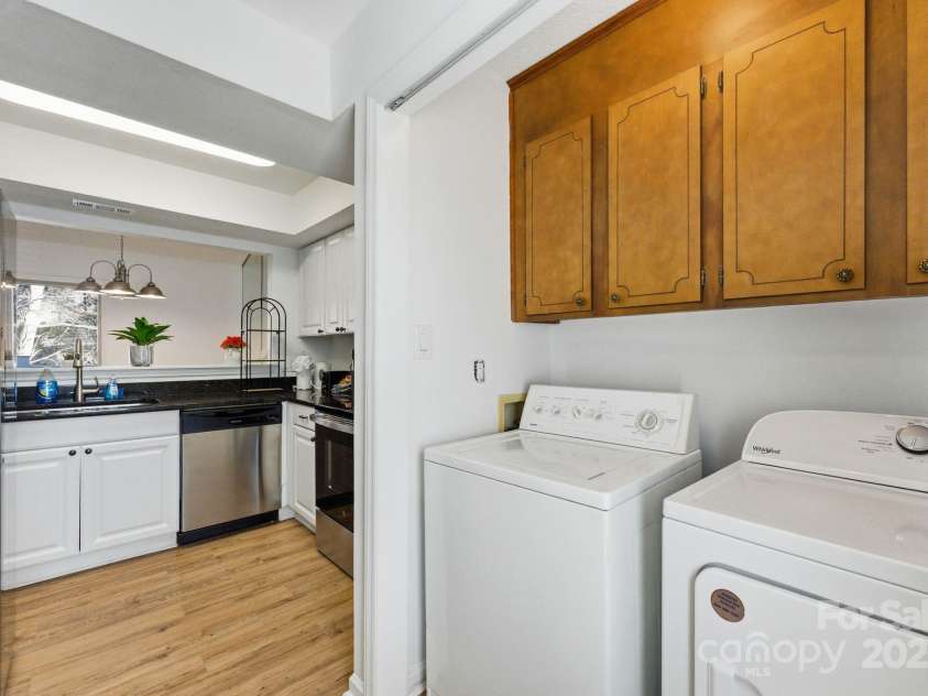 9401 Vicksburg Park Court, Charlotte, NC 28210.  MLS# CAR4307121, YatesRealty ID 1903. 