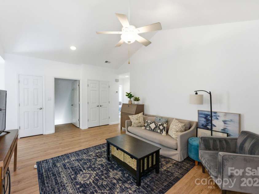 9401 Vicksburg Park Court, Charlotte, NC 28210.  MLS# CAR4307121, YatesRealty ID 1903. 