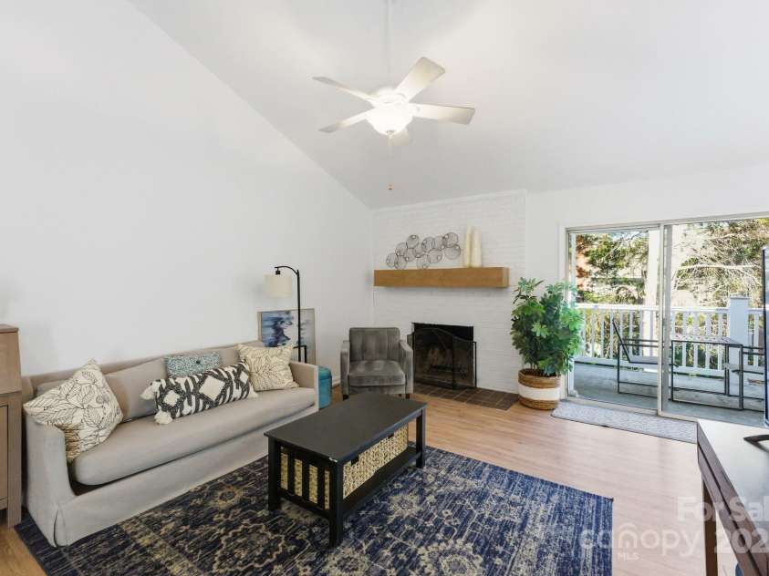 9401 Vicksburg Park Court, Charlotte, NC 28210.  MLS# CAR4307121, YatesRealty ID 1903. 