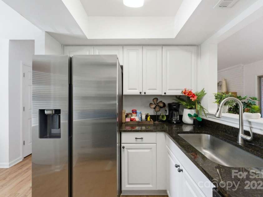 9401 Vicksburg Park Court, Charlotte, NC 28210.  MLS# CAR4307121, YatesRealty ID 1903. 