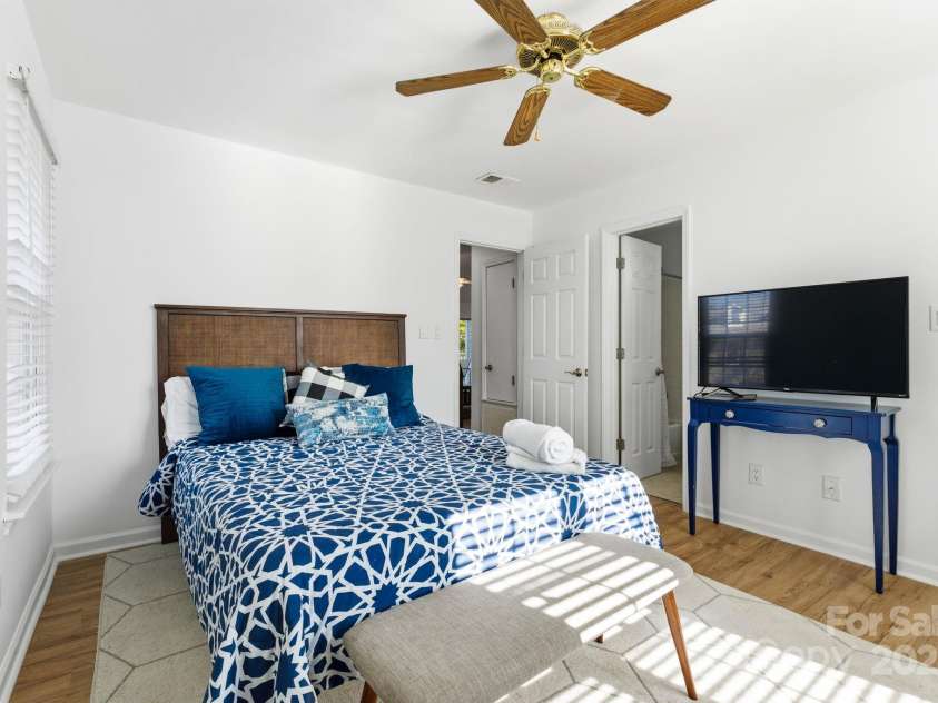 9401 Vicksburg Park Court, Charlotte, NC 28210.  MLS# CAR4307121, YatesRealty ID 1903. 