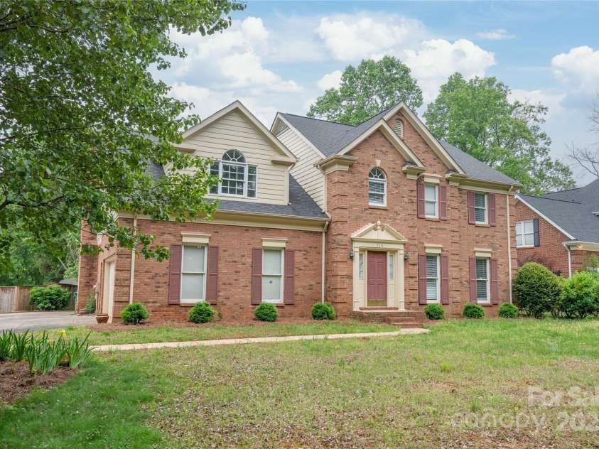 114 Sardis Plantation Drive, Matthews, NC 28105.  MLS# CAR4264021, YatesRealty ID 19030. 