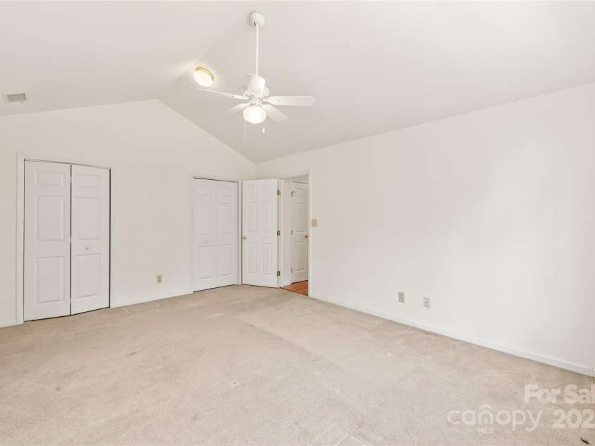 114 Sardis Plantation Drive, Matthews, NC 28105.  MLS# CAR4264021, YatesRealty ID 19030. 