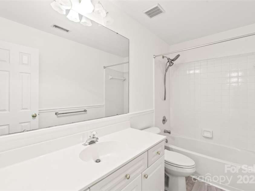 114 Sardis Plantation Drive, Matthews, NC 28105.  MLS# CAR4264021, YatesRealty ID 19030. 