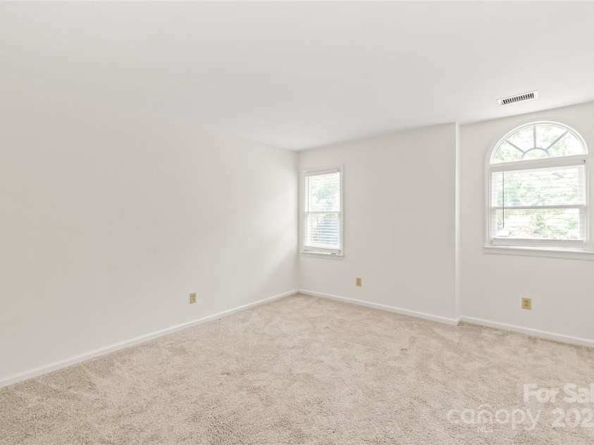 114 Sardis Plantation Drive, Matthews, NC 28105.  MLS# CAR4264021, YatesRealty ID 19030. 