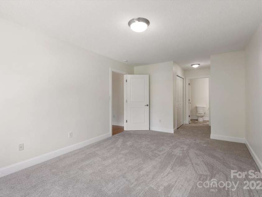 252 Unit F Wash Creek Drive, Hendersonville, NC 28739.  MLS# CAR4243596, YatesRealty ID 19031. 