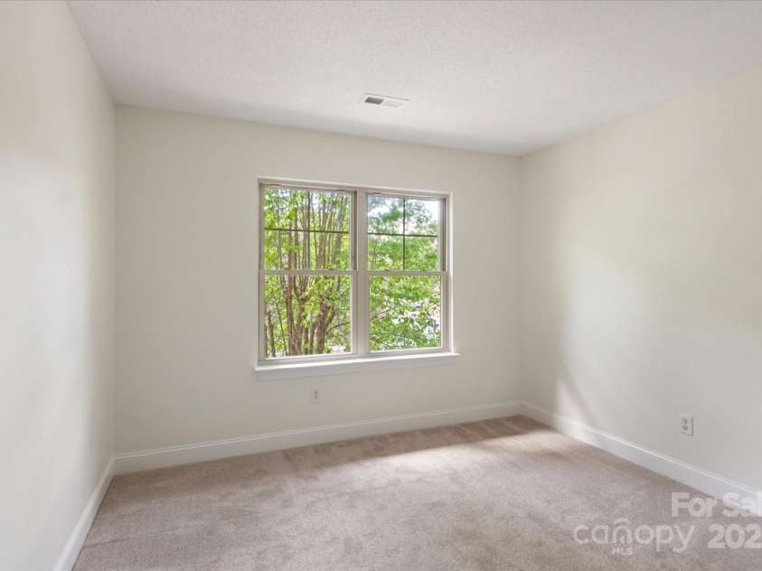 252 Unit F Wash Creek Drive, Hendersonville, NC 28739.  MLS# CAR4243596, YatesRealty ID 19031. 