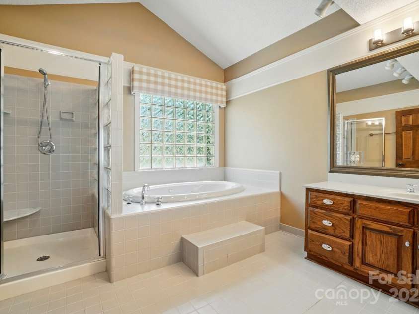 1295 Patterson Street, China Grove, NC 28023.  MLS# CAR4257522, YatesRealty ID 19033. Primary Bath