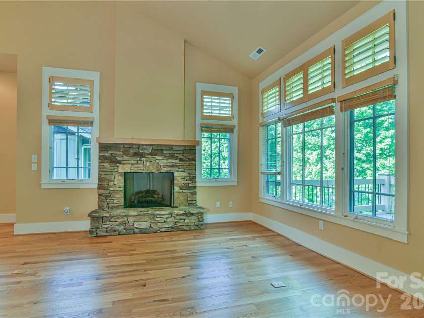52 Mandolin Drive, Black Mountain, NC 28711.  MLS# CAR4377547, YatesRealty ID 19033. Natural Gas Unvented Logs in Fireplace