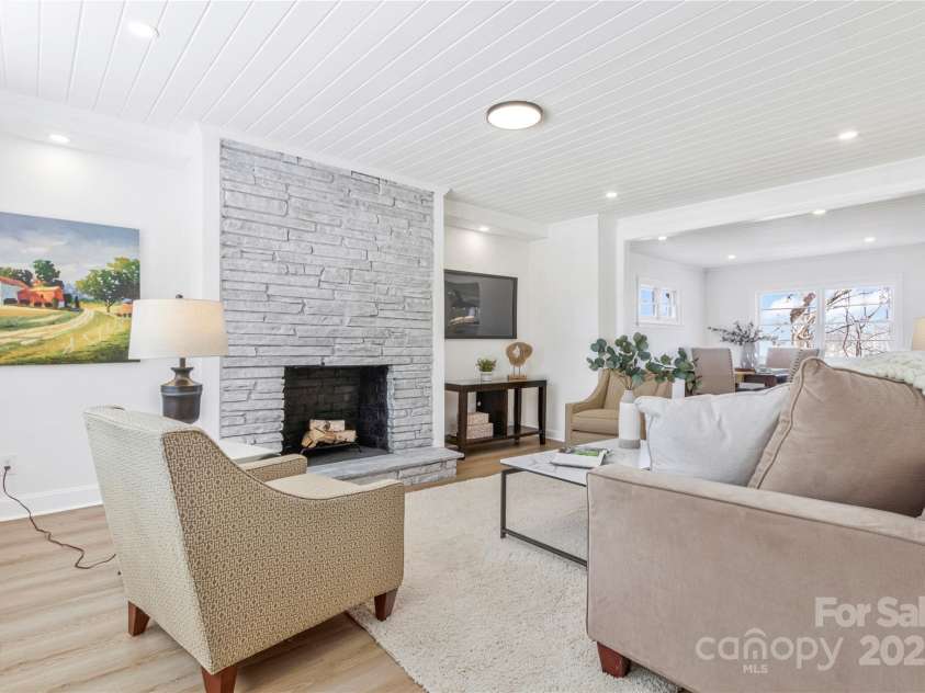 334 Country Lane, Mocksville, NC 27028.  MLS# CAR4234267, YatesRealty ID 19035. 