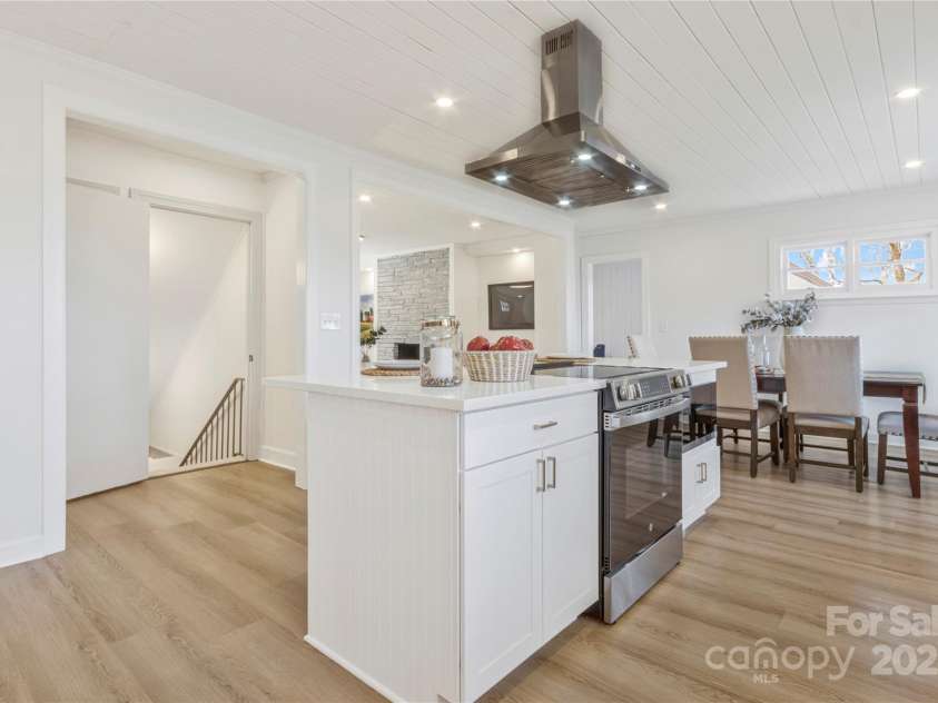 334 Country Lane, Mocksville, NC 27028.  MLS# CAR4234267, YatesRealty ID 19035. 