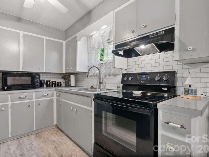 2881 Highline Avenue, Valdese, NC 28690.  MLS# CAR4378621, YatesRealty ID 19036. 
