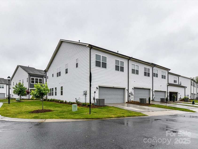 5811 Mantle Way, Kannapolis, NC 28081.  MLS# CAR4263962, YatesRealty ID 19036. 