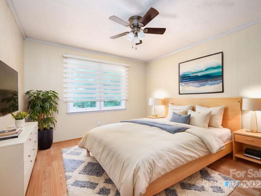 124 Pinehurst Drive, Hendersonville, NC 28792.  MLS# CAR4223806, YatesRealty ID 19037. 