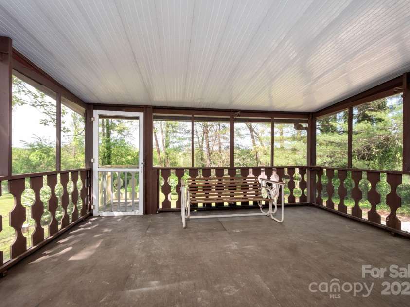 124 Pinehurst Drive, Hendersonville, NC 28792.  MLS# CAR4223806, YatesRealty ID 19037. 