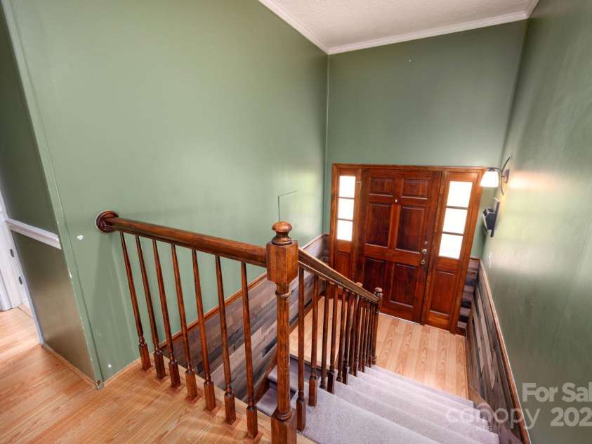 124 Pinehurst Drive, Hendersonville, NC 28792.  MLS# CAR4223806, YatesRealty ID 19037. 