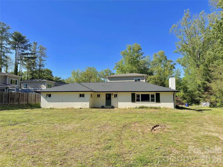 402 Blue Ridge Road, Black Mountain, NC 28711.  MLS# CAR4377771, YatesRealty ID 19037. 