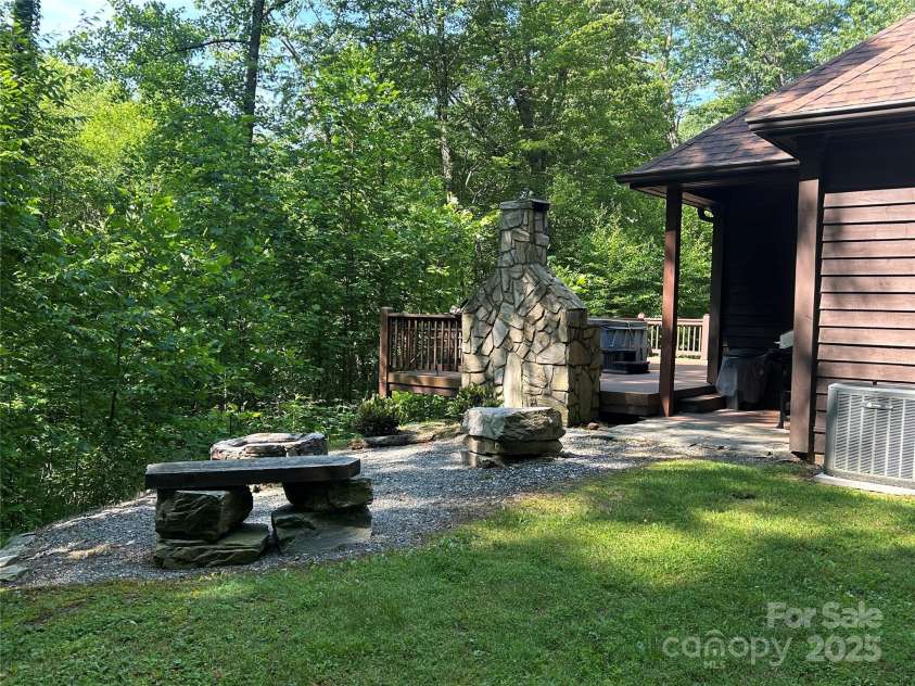 1012 Alarka Highlands Drive, Bryson City, NC 28713.  MLS# CAR4269660, YatesRealty ID 19038. 
