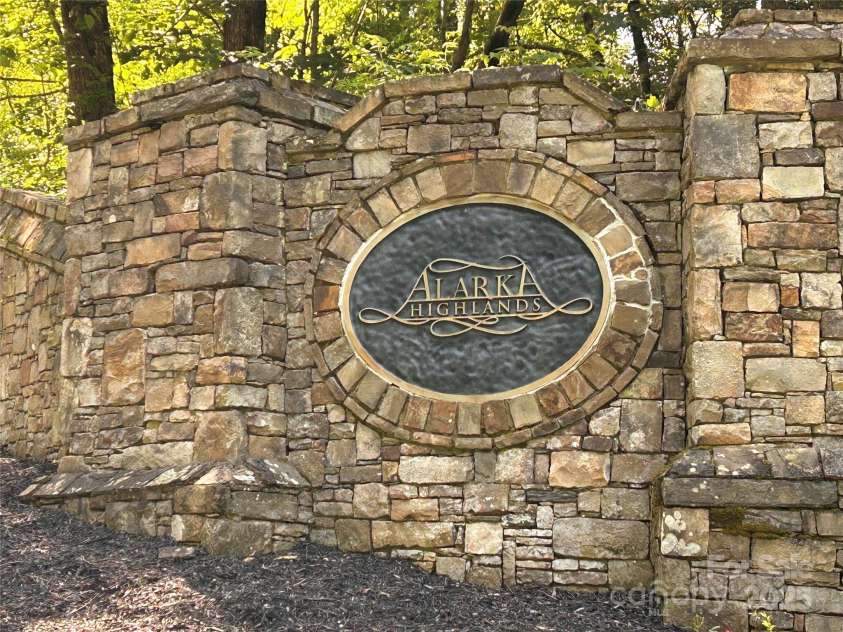 1012 Alarka Highlands Drive, Bryson City, NC 28713.  MLS# CAR4269660, YatesRealty ID 19038. 