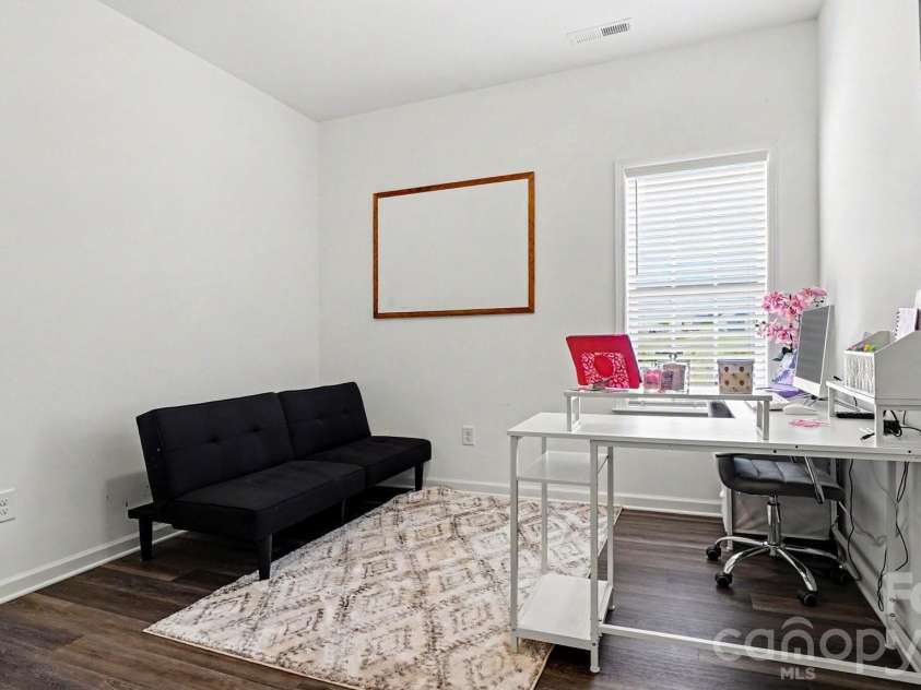 178 Wickham Court, Clemmons, NC 27012.  MLS# CAR4378950, YatesRealty ID 19039. Main level bedroom