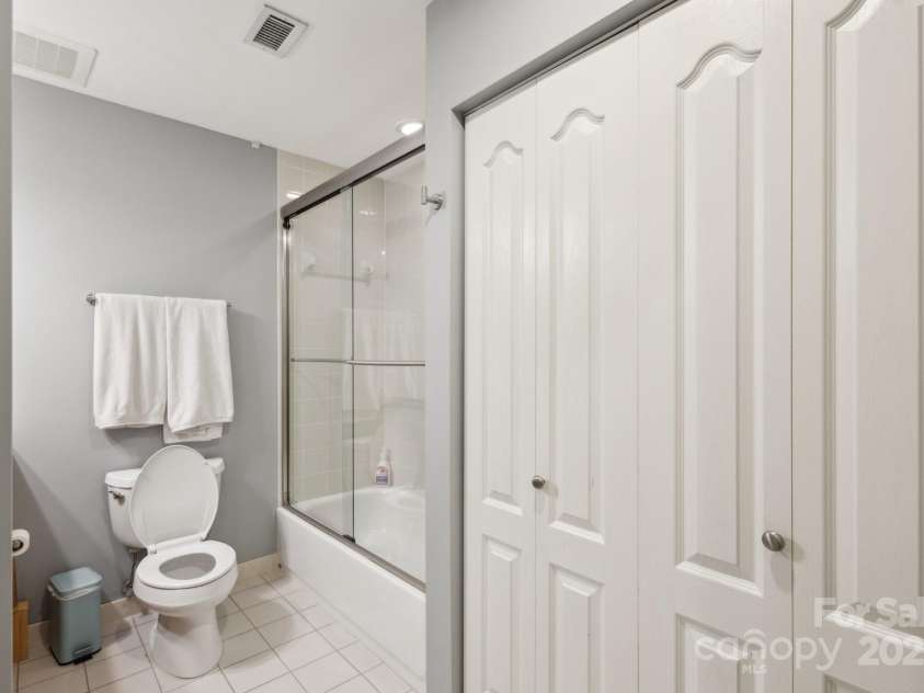 315 Arlington Avenue, Charlotte, NC 28203.  MLS# CAR4251383, YatesRealty ID 1904. 