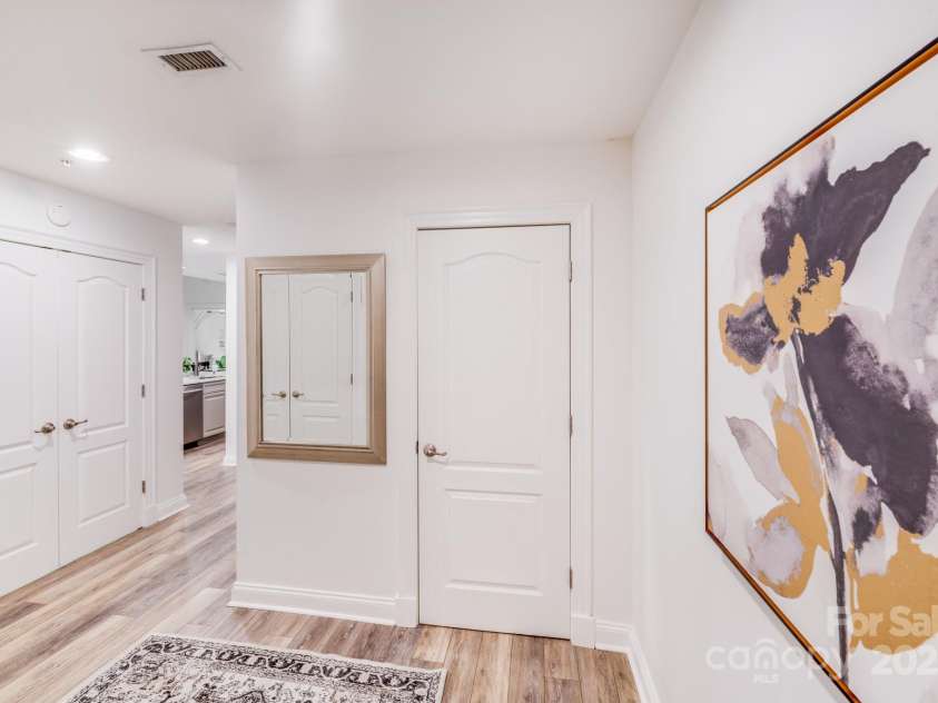 315 Arlington Avenue, Charlotte, NC 28203.  MLS# CAR4274452, YatesRealty ID 1904. 