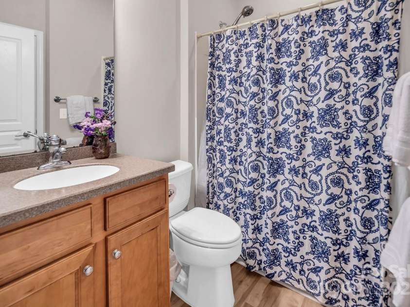 10792 Elsfield Avenue, Concord, NC 28027.  MLS# CAR4261572, YatesRealty ID 19040. Main floor full bathroom